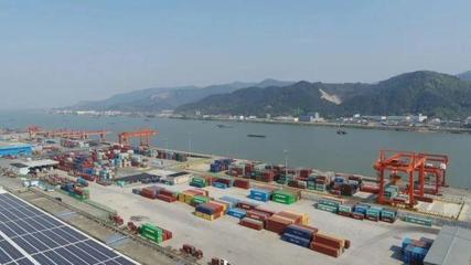 浙江省首条内河外贸集装箱精品航线正式开通